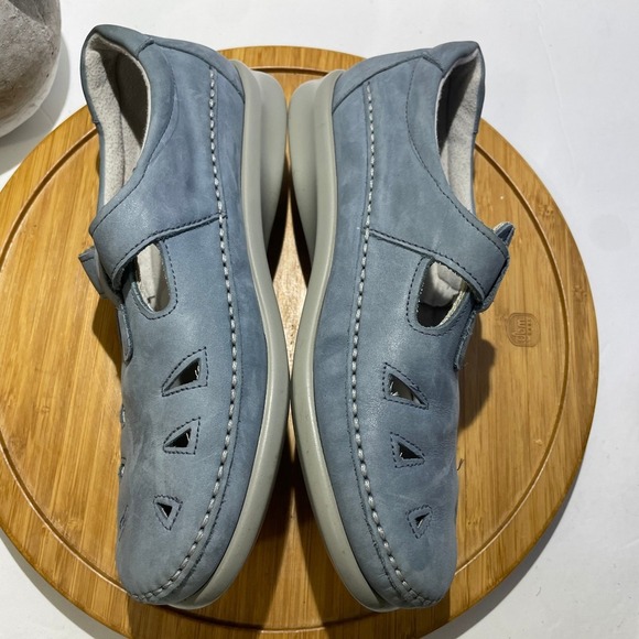 SAS Roamer Blue Leather Mary Jane Women 9 Wide Width Cutout Comfort Walking Shoe - Picture 5 of 8